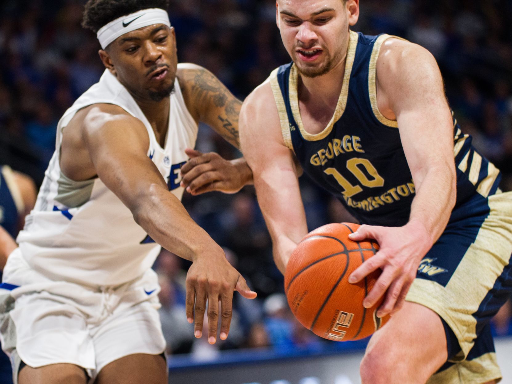 Billikens hold on to beat the George Washington Colonials 63-58